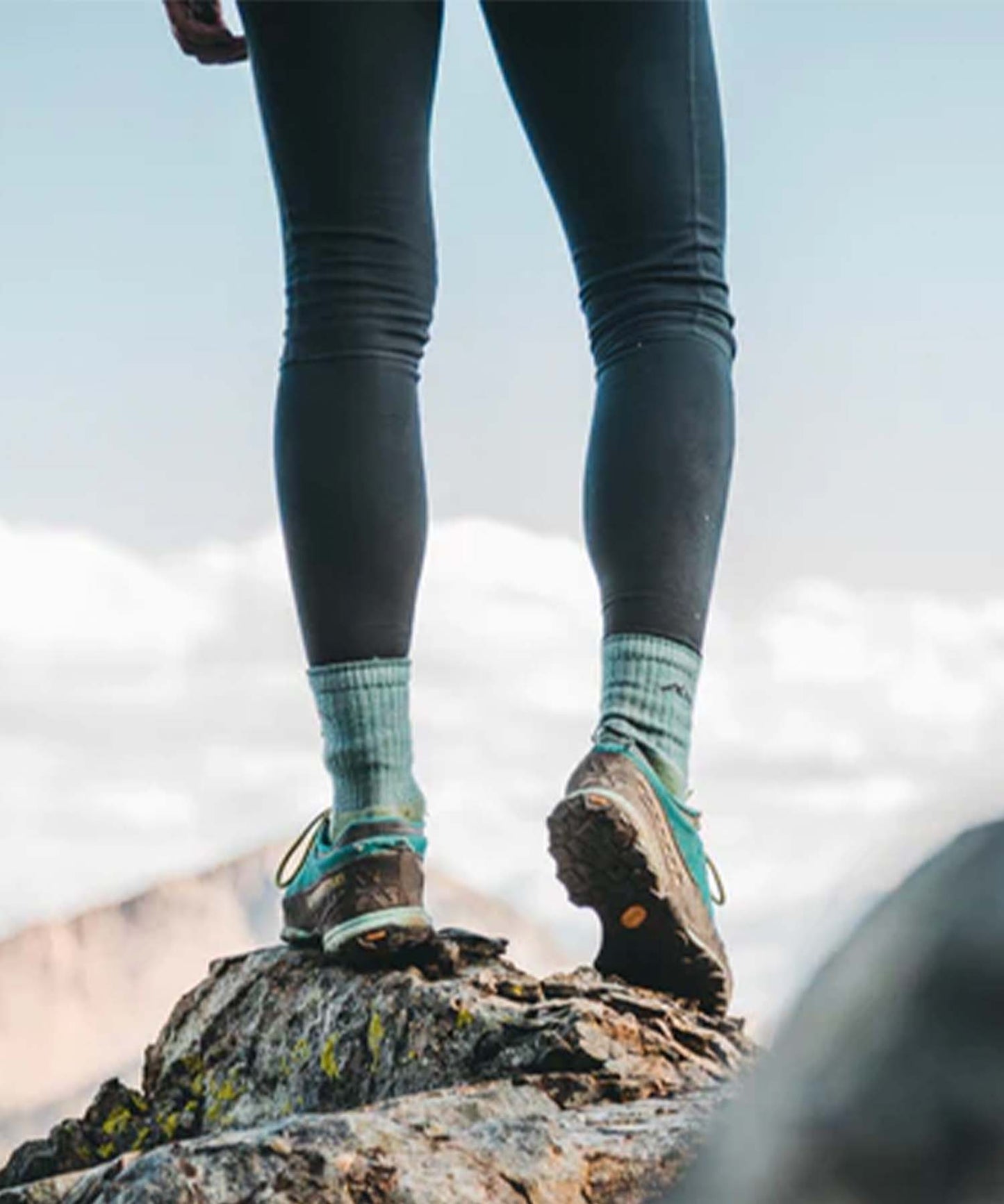 Darn Tough Women's Hiker Micro Crew Midweight Hiking Sock - Taupe (1903-C Taupe 0722)