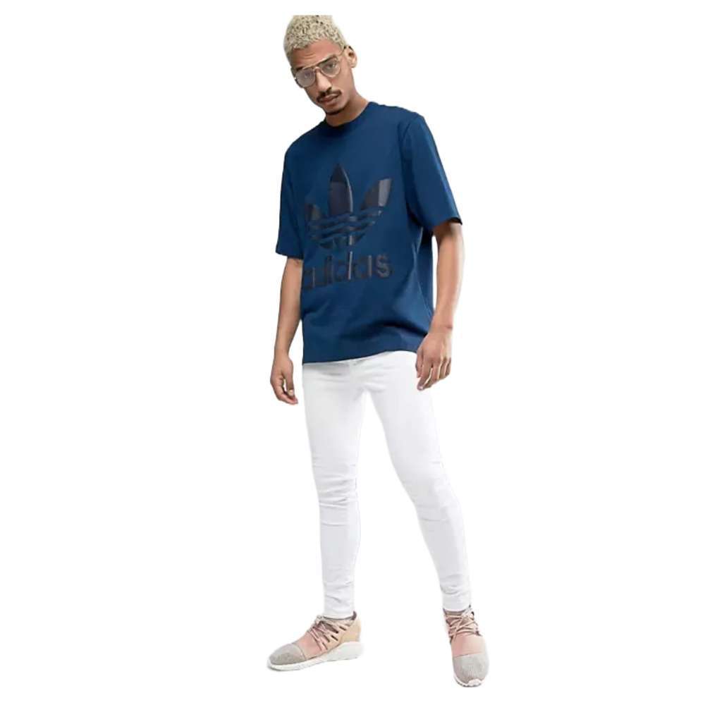 A man wearing adidas Men Originals Boxy Tee