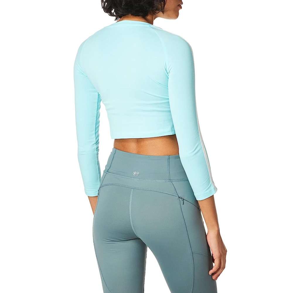 A cropped long sleeve t-shirt with adidas 3-Stripes design for girl.