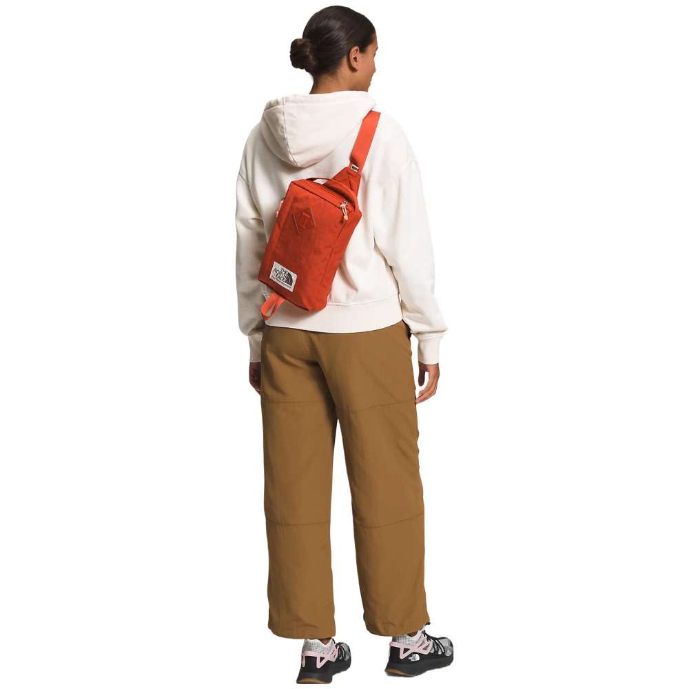 The North Face Berkeley Field Bag Rusted Bronze / Dust Coral Orange