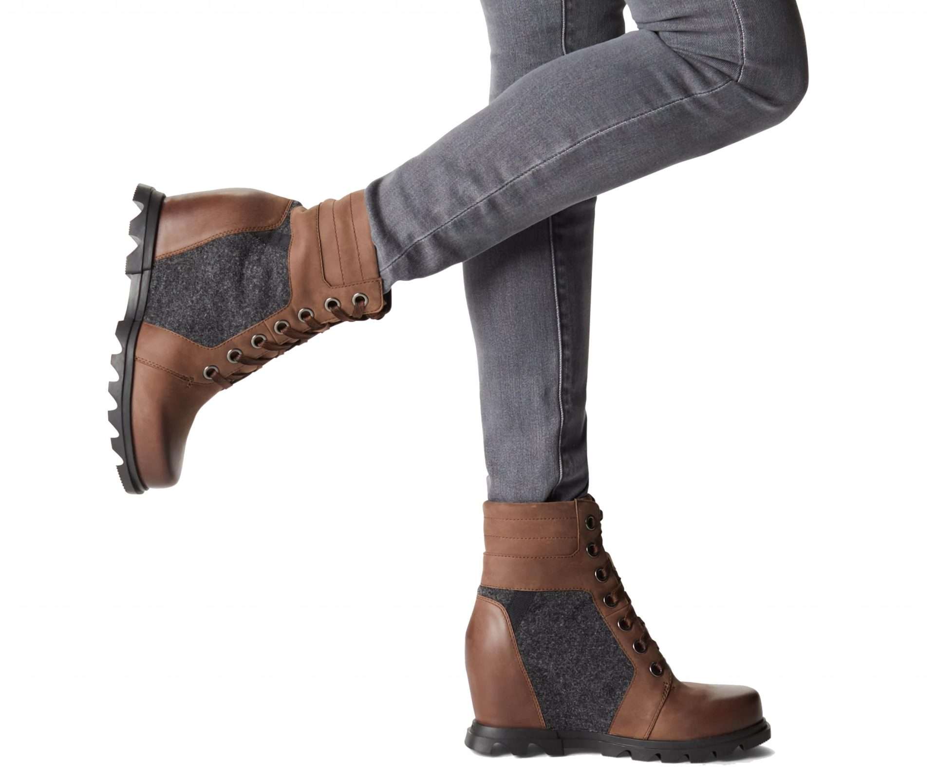 SOREL WOMEN'S JOAN OF ARCTIC™ WEDGE III LEXIE BOOTIE, NL4326-258,  Tobacco Black