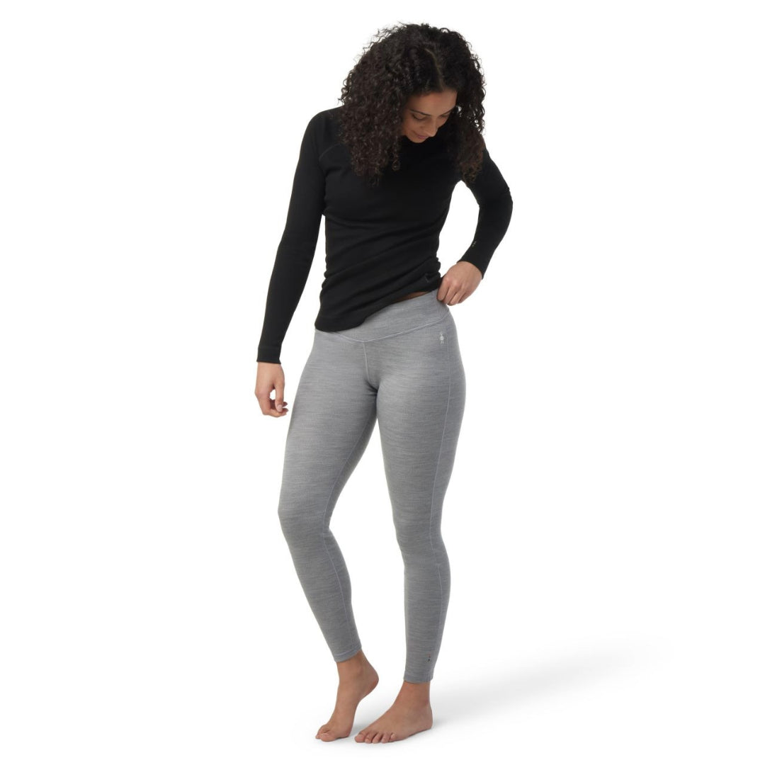 Smartwool Women's Classic Thermal Merino Base Layer Bottom - Cozy and warm, these bottoms offer superior comfort and insulation for cold-weather adventures.