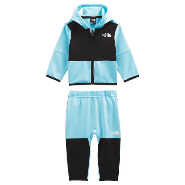 The North Face Baby Winter Warm Set – a cozy, insulated outfit designed to keep babies warm and comfortable in cold weather.
