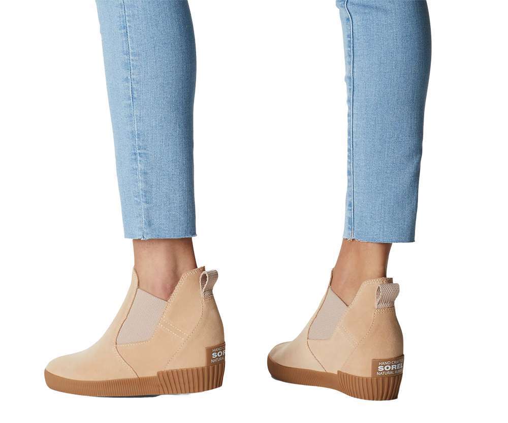 Out N About Slip-On Wedge NL4702-257 Natural Tan, White