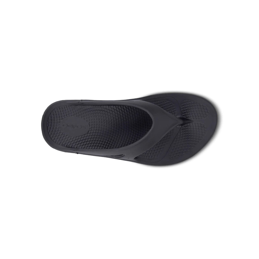 Oofos Ooriginals Unisex Sandal in black.