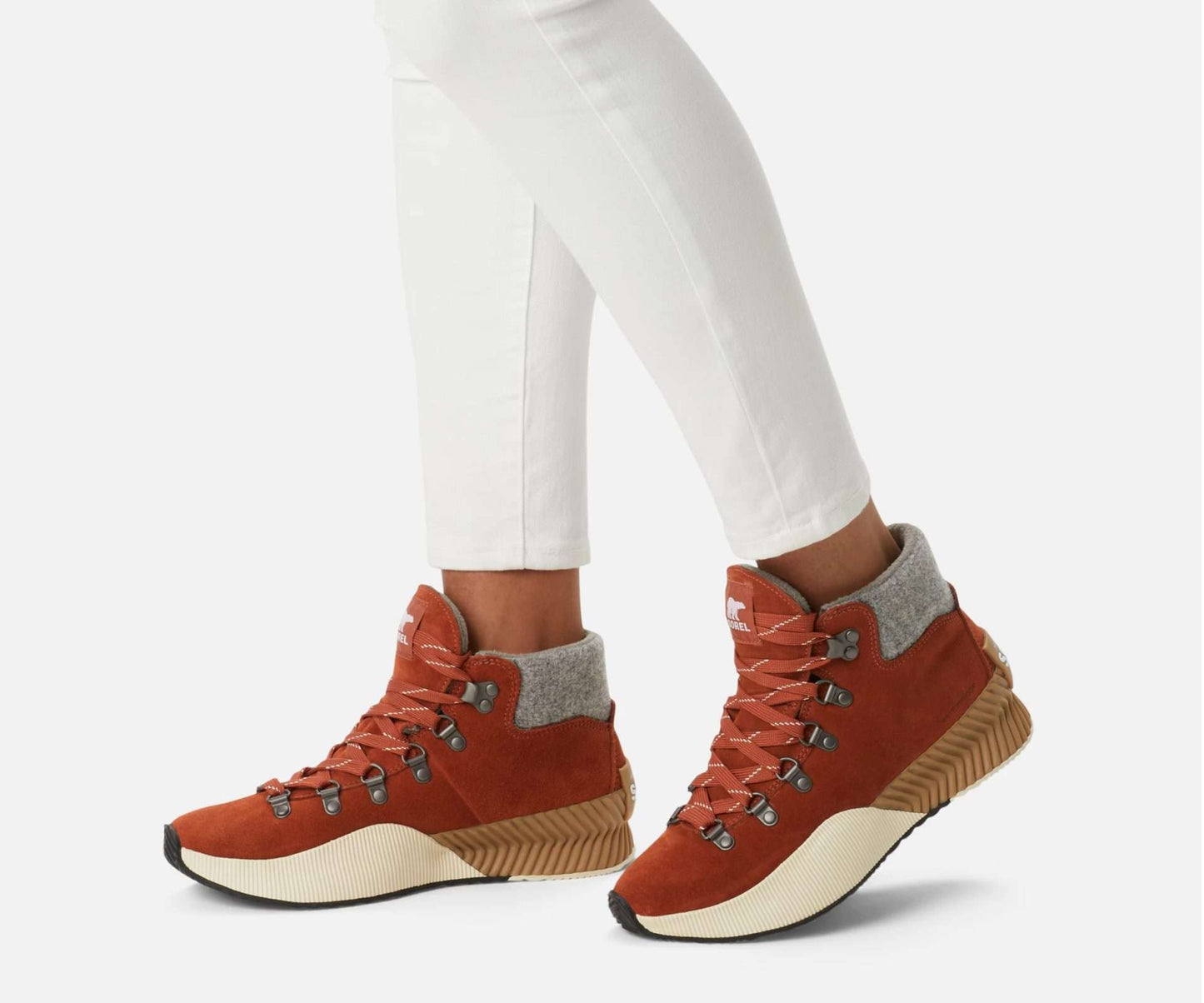 SOREL WOMEN'S OUT N ABOUT III CONQUEST BOOT - Warp Red, Chalk NL4435-849