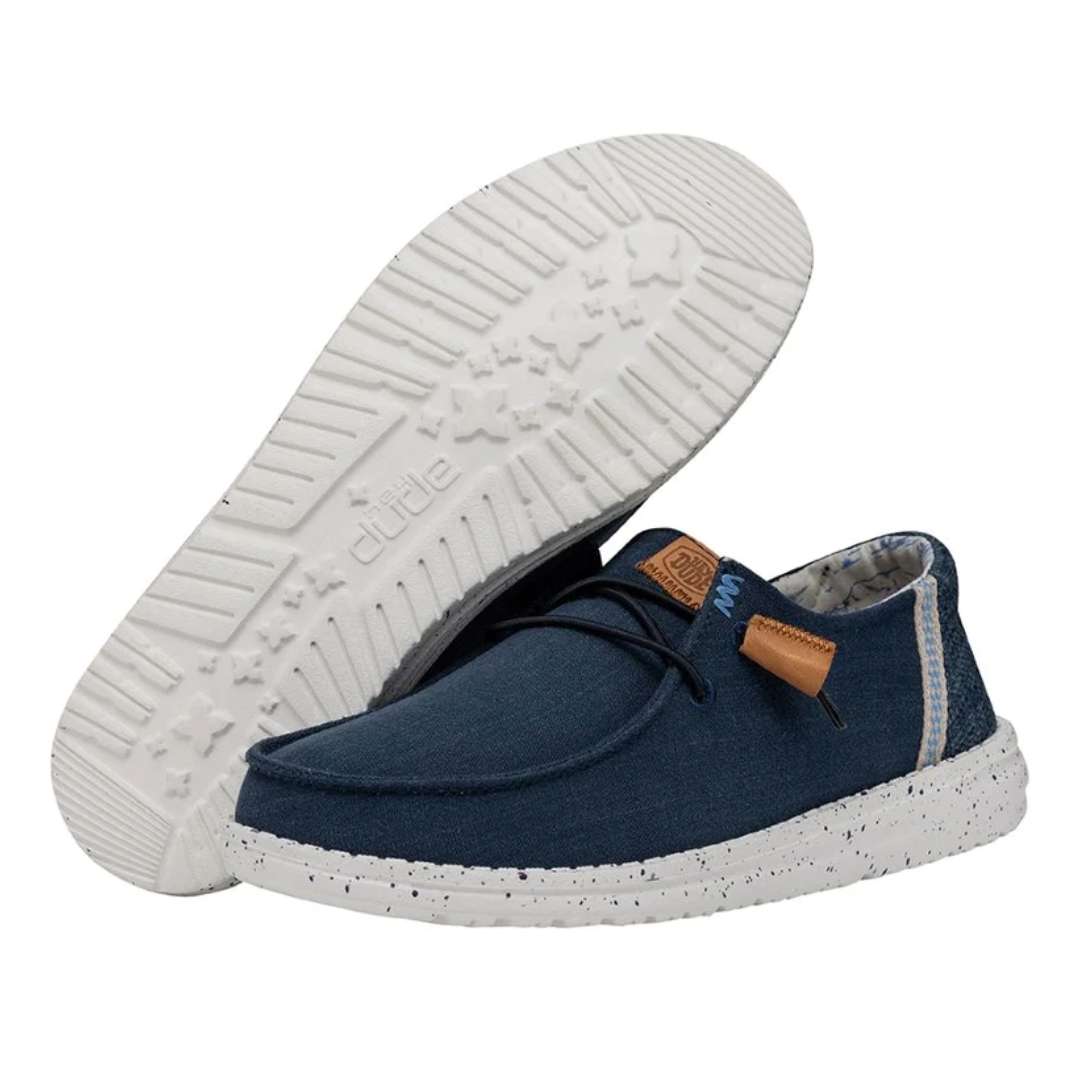 Women's Wendy Washed in Navy - A timeless and versatile addition to your wardrobe.