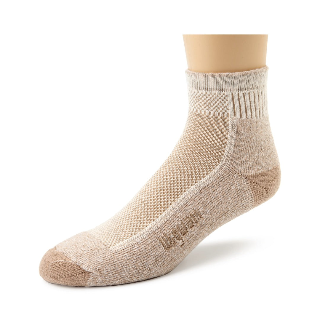Wigwam Cool-Lite Hiker Pro quarter socks featuring breathable midweight construction, cushioned hiking comfort, and moisture-wicking outdoor performance styling