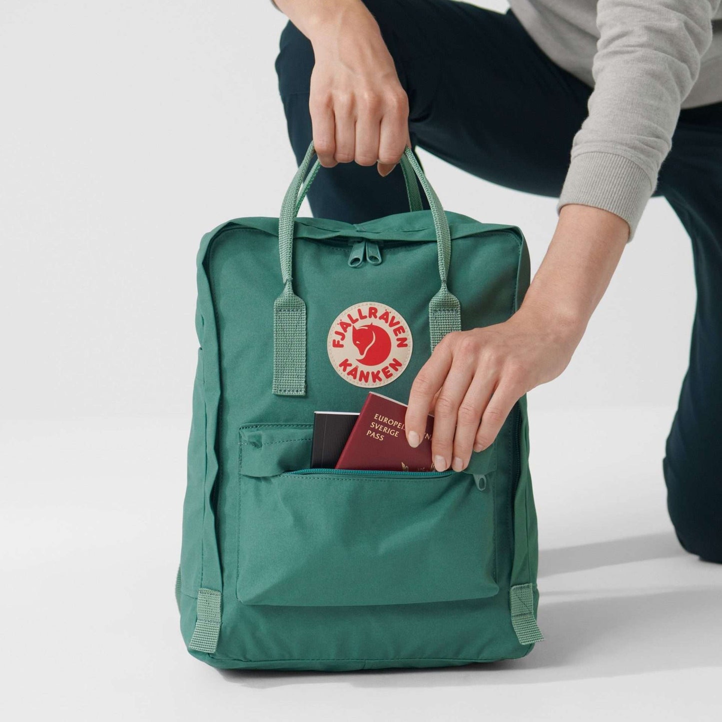 Fjallraven Kanken Backpack 23510-667 Arctic Green