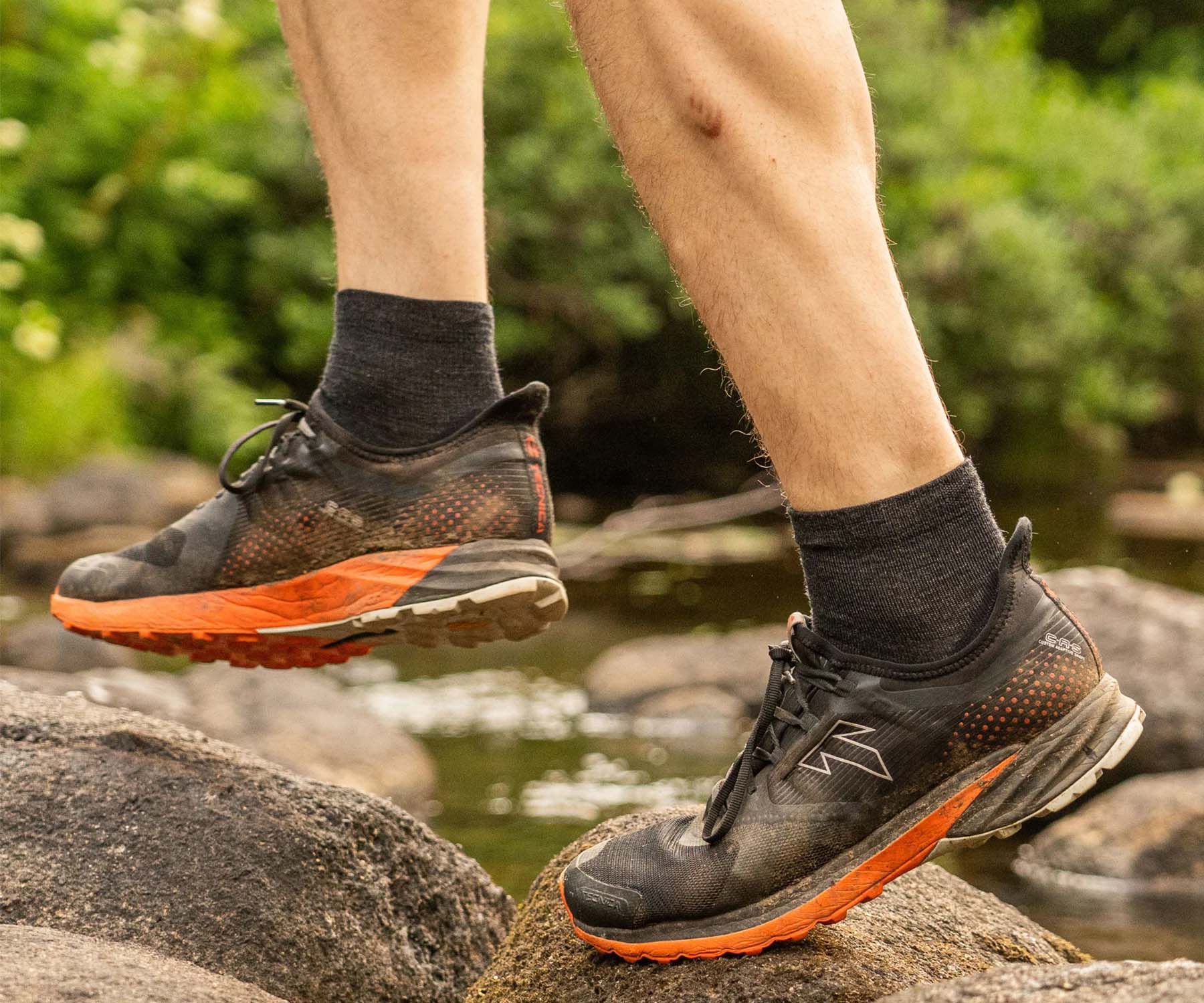 Darn Tough Men's Light Hiker Quarter Lightweight Hiking Sock - Denim (1991-C Denim 0722)