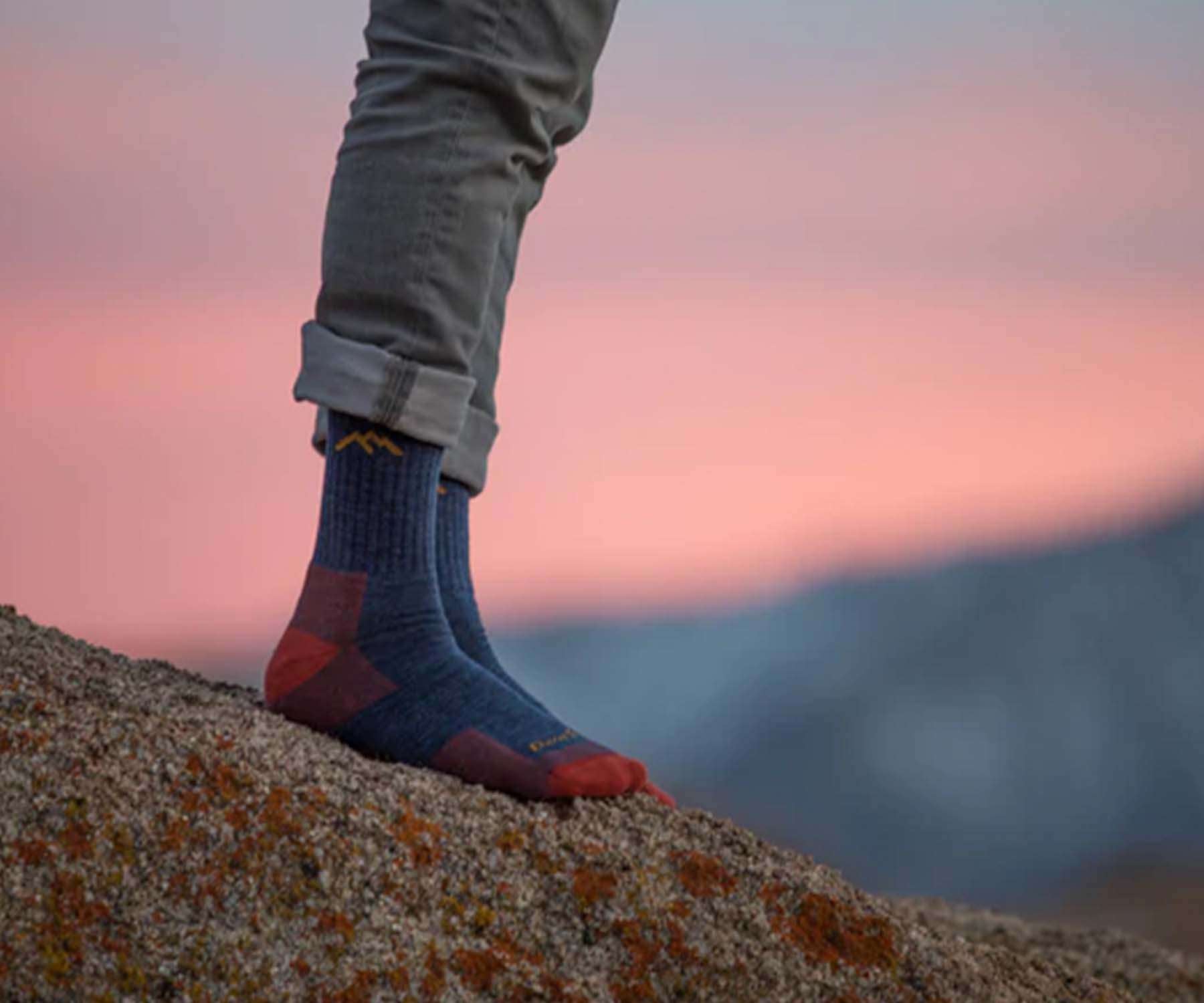 Darn Tough Men's Hiker Micro Crew Midweight Hiking Sock - Olive (1466-C Olive 0722)