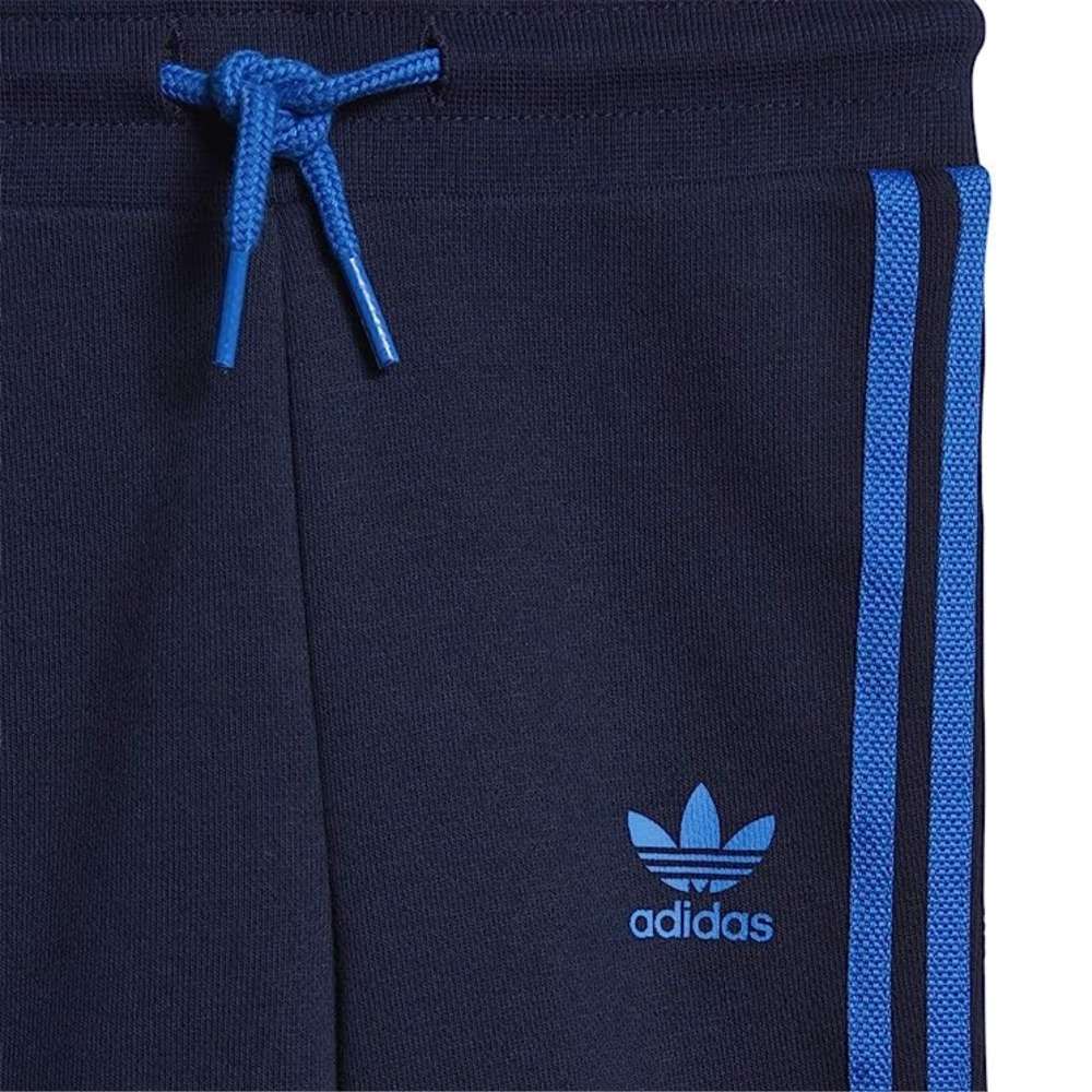 Stylish and comfortable adidas Unisex-Child Crew Set.