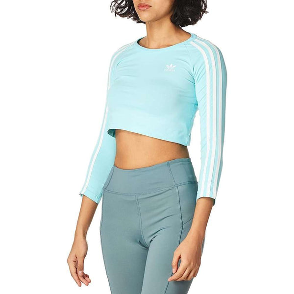 A cropped long sleeve t-shirt with adidas 3-Stripes design for girl.