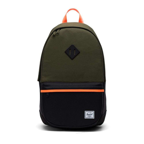 Herschel Heritage PRO backpack featuring a classic design with diamond detail, padded straps, multiple compartments, and a laptop sleeve for everyday use.