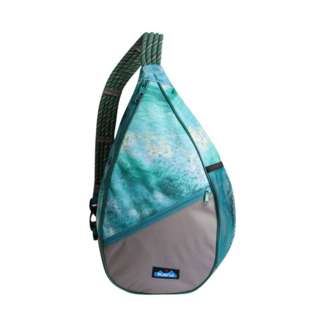 Everyday backpack featuring adjustable shoulder straps, a spacious main compartment, multiple storage pockets, and a durable design for commuting, travel, and daily use