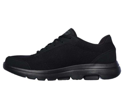 Men’s slip-on walking shoes featuring a breathable mesh upper, stretch collar, cushioned foam insole, lightweight midsole, and flexible rubber outsole for all-day comfort