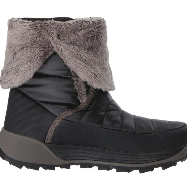 Girls’ winter boots featuring a water-resistant recycled polyester ripstop upper, warm synthetic insulation, soft fleece lining, easy pull-on design, cushioned footbed, reinforced toe and heel, and durable rubber outsole for cold-weather wear