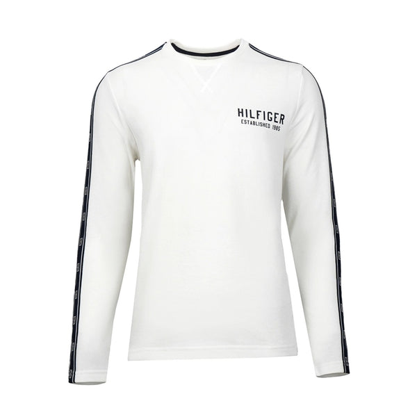 Tommy Hilfiger men’s crew neck sweatshirt with a pullover design, soft fabric, and ribbed cuffs for casual everyday comfort.