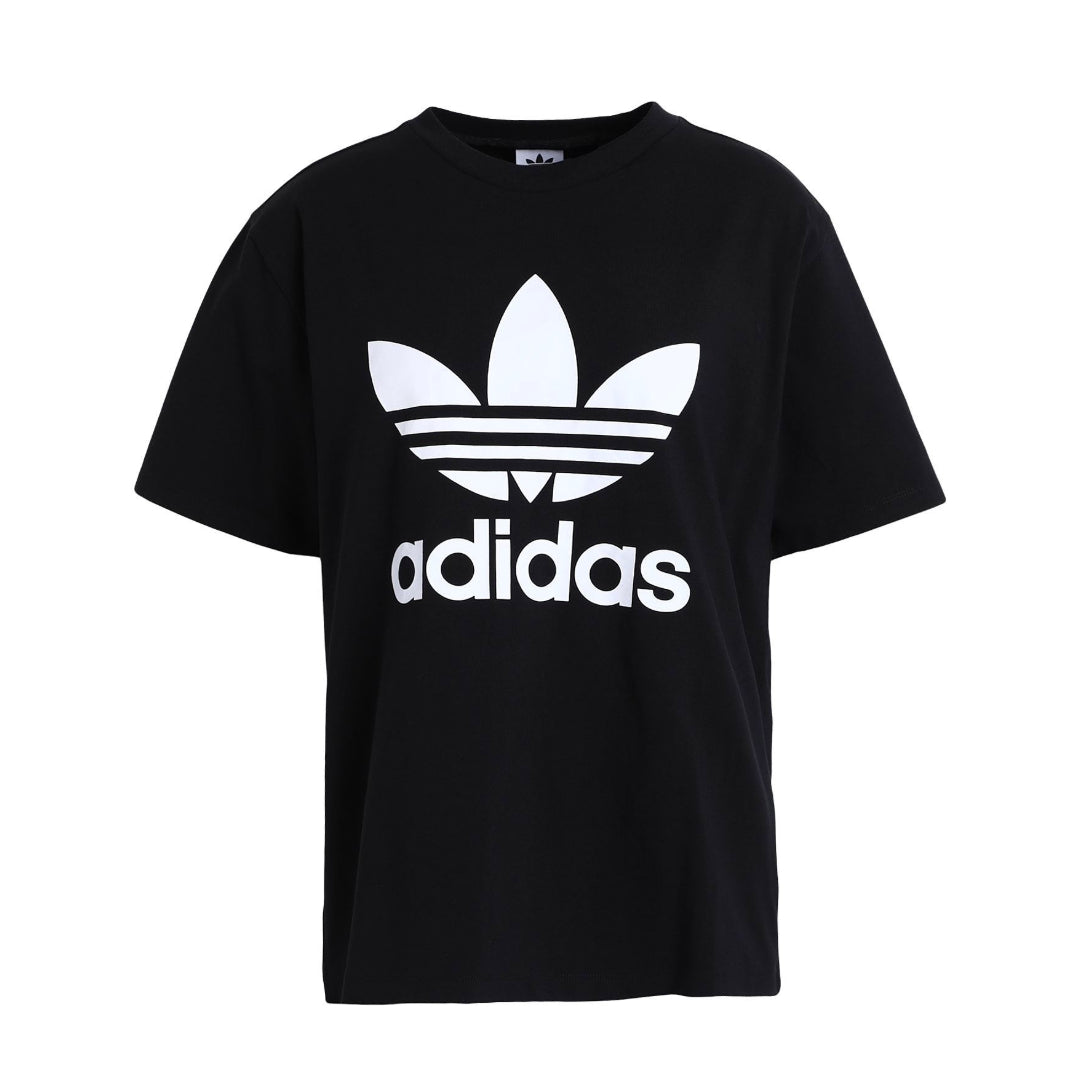 Embrace comfort and style in the adidas Originals Women's Boyfriend Tee, a relaxed and chic shirt featuring the iconic trefoil logo.