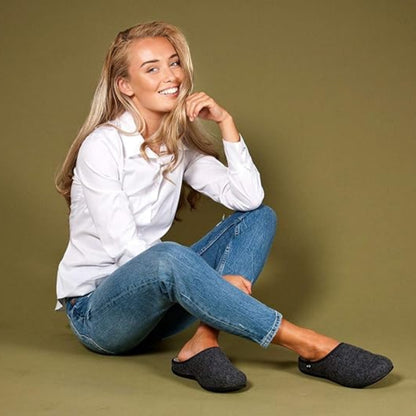 Strive Copenhagen Orthotic Slipper – a supportive, cushioned, and stylish slipper designed for ultimate comfort and foot health.
