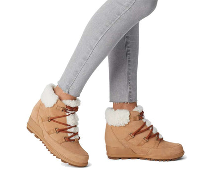 SOREL WOMEN'S EVIE COZY LACE BOOTIE - Tawny Buff, Wood NL4924-235