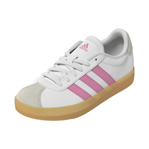 adidas Kids’ VL Court 3.0 sneaker showing a low-top court-inspired design with lace-up closure and rubber outsole.